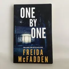 One by One Freida McFadden 洋書