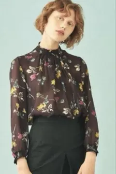 トゥモローランド ハイネックギャザーブラウス ネイビー