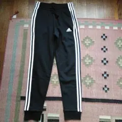 アディダス　adidas スリム ジャージパンツ 黒　スリーストライプ