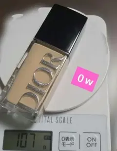 Dior Forever Skin Glow 0W リキッドファンデーション0wのサムネイル