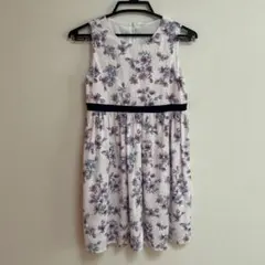 BeBe花柄ワンピース　140cm