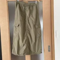 GU オリーブ色 ポケット付き ロングスカート