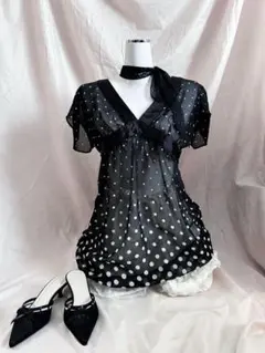 華やか】新品 社交ダンストップス 黒 フリル ラメ縁取り ドット柄