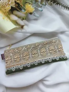 【フラットポーチ】インド刺繍×ヌビ生地／カーキ×ゴールド｜小物入れ（A177）