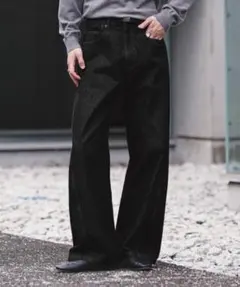 VINTAGE WASHED CURVED DENIM