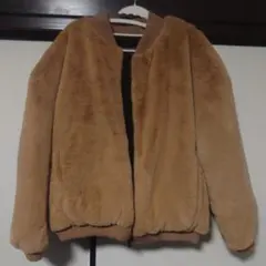 ベージュファーボンバージャケット