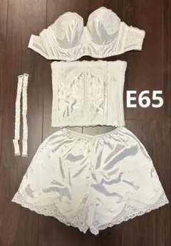 【美品】Amostyl by Triumph ブライダルインナーセット ホワイト