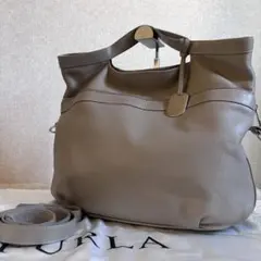 大容量✨フルラ 3way ショルダーバッグ レザー グレージュ チャーム 袋付
