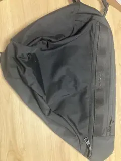 TOMMY HILFIGER コミュータースリングバッグ