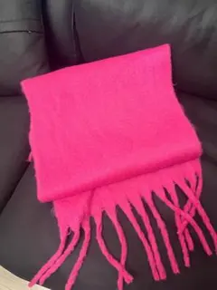 ホットピンク フリンジ付きマフラー