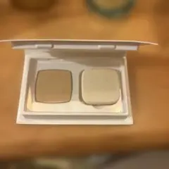 CHANEL エクラ プルミエ コンパクト B10のサムネイル