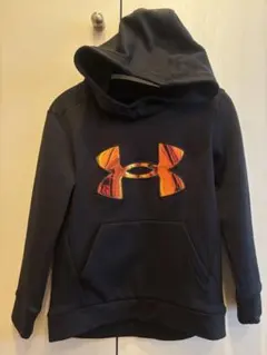 【専用】アンダーアーマー キッズパーカー YSM(130)