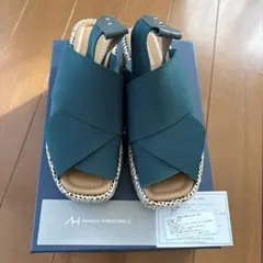 AU BANNISTER ゴムストラップ サンダルのサムネイル