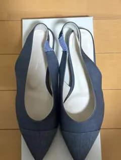 UNITED ARROWS スリングバックパンプス ダークブルー　Sサイズのサムネイル