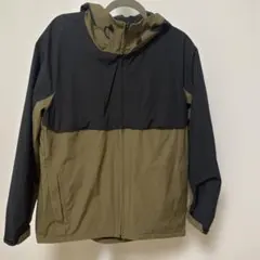 ジーユー　マウンテンパーカー