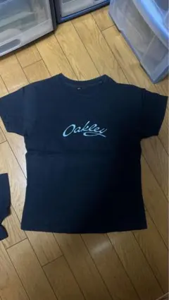 00s Oakley 赤タグ 半袖Tシャツ 黒 y2k ピチTのサムネイル
