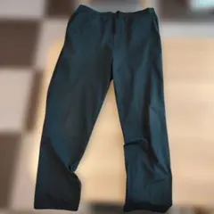 ユニクロ　ウルトラストレッチドライEXテーパードパンツ ブラック