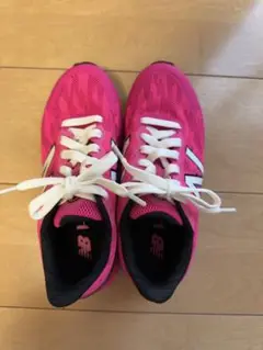 New Balance ピンク スニーカー