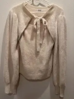 イング　アイボリーニット