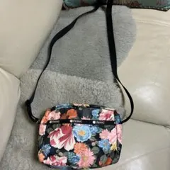 ❤️お値下げ❤️LeSportsac フローラルショルダーバッグ