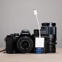 【本日限定】オリンパス　OM-D E-M10 ダブルレンズキット オリンパス 小型一眼カメラ 2本レンズキット（電動ズーム＋望遠