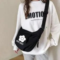 ショルダーバッグ ブラック 大容量 ポケット付き