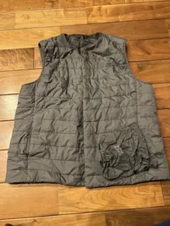 ユニクロ　ウォームパデッドダウンベスト　XLサイズ