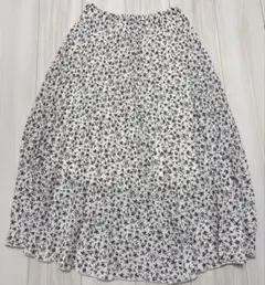 美品　ローリーズファーム　花柄ロングスカートのサムネイル