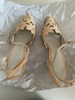 RANDA ランダ　フラワーカットセパレートパンプス　　ピンクベージュS