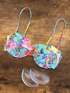 BILLABONG ビキニトップ フローラル柄 おまけパッド付きのサムネイル