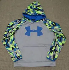 【美品】Under Armour 幾何学模様 パーカー 160