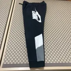 Nike スタンダードフィット ジャージパンツ キッズMサイズ
