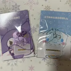 サンリオキャラクターズ　お守り風アクリルキーホルダー　クロミ　シナモロール