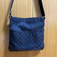 Gucci GGパターン ブラックショルダーバッグ