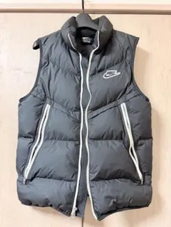Nike ダウンベスト Mサイズ ブラックのサムネイル