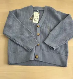 ユニクロ　ミドルゲージVネックカーディガン