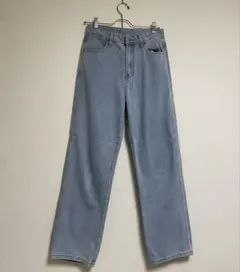 ライトブルーストレートデニムパンツ