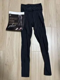 PERFECT FORM LEGGINGS plus M レギンス