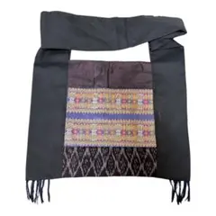 タイ　仕入れ　刺繍バッグ　ショルダーバッグ　美品のサムネイル
