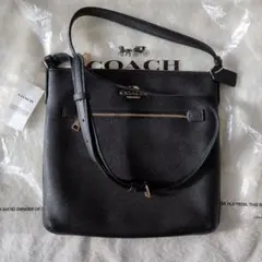 新品未使用、COACHショルダーバック！！