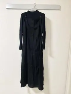 キャミワンピース　黒　ユニクロ　セーター　レディース　ブラック