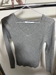 COLONY 2139 グレー Vネックセーター