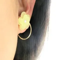 花形イヤリング パール付き