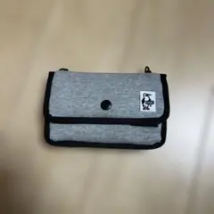 超美品 CHUMS ロゴ付き グレー スマホ ショルダー バッグ