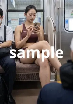 AI美女 グラビア 電車内 ボルドーウェア 260905_37