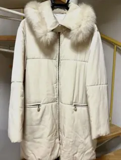 イタリア製ファー付きダウンジャケット女性用Ｌサイズ