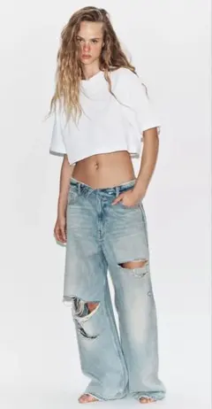 32 ZARA TRF ミッドライズ折り返しウエストデニムパンツ　ライトブルー