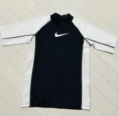 Nike ラッシュガード 半袖 150cm 黒と白
