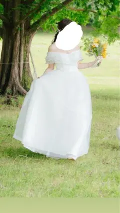 ホワイトオフショルダーウェディングドレス