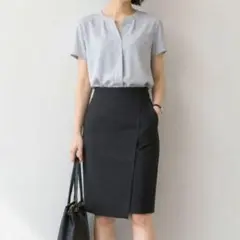 極美品 ユナイテッドアローズ 麻混ラップスカート 38 紺 М オフィスのサムネイル